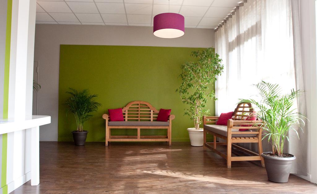 Hotel Regain Sainte-Tulle Esterno foto