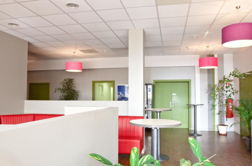 Hotel Regain Sainte-Tulle Esterno foto
